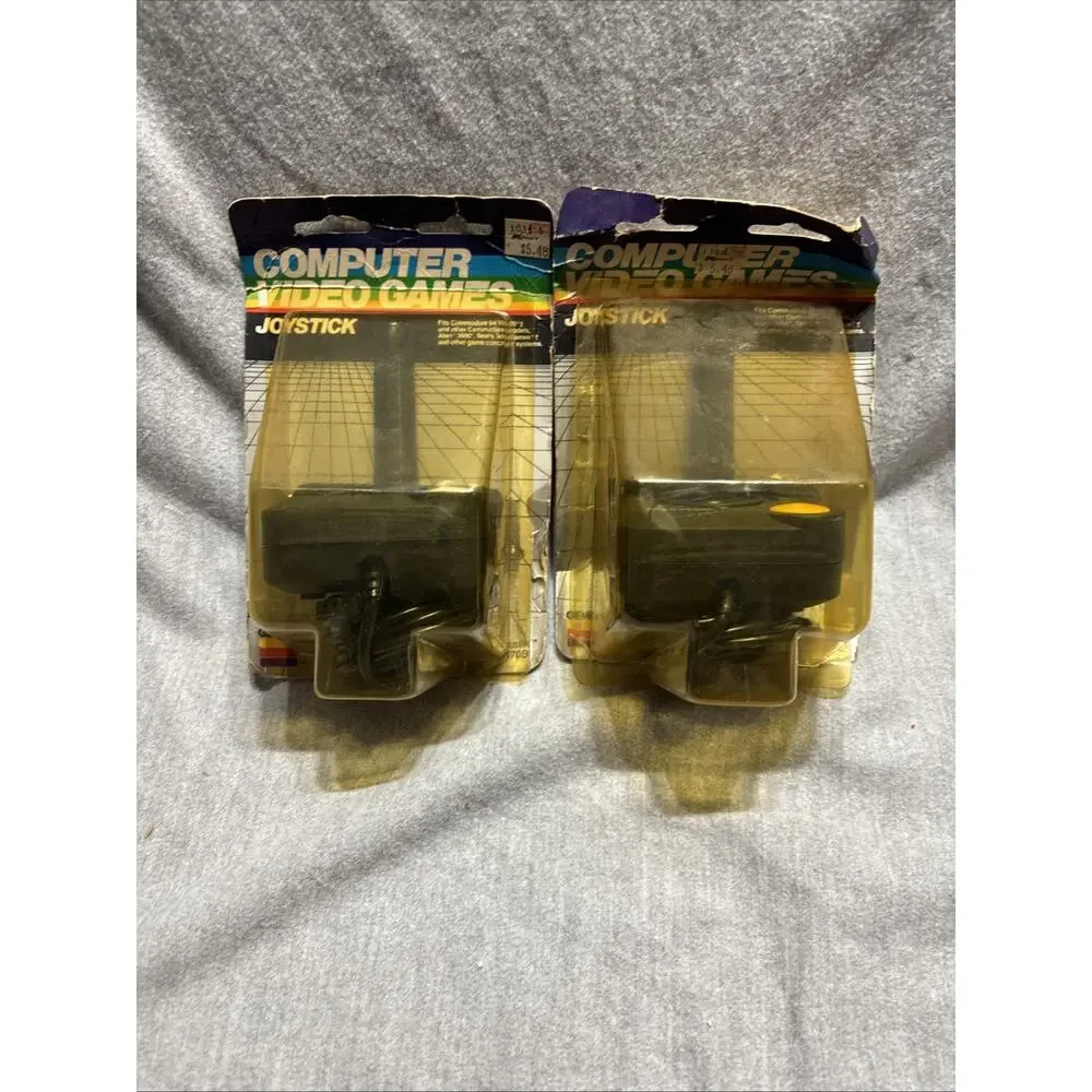 ATARI 2600 Gemstik Joystick controllers Lot Of 5 Untested, 2 In Package